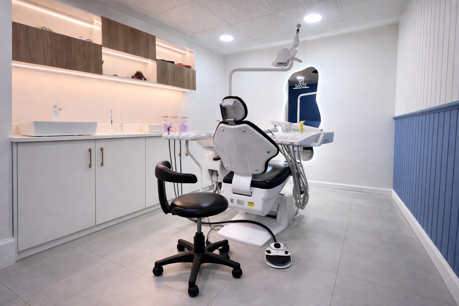 Consultorio y equipo dental de SANTÉ